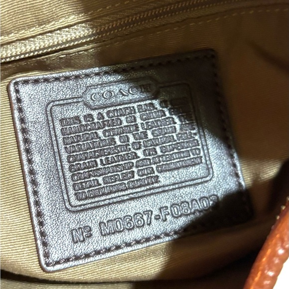 Coach vintage Elegant Cream/ brown Leather Shoulder Bag - Picture 9 of 10